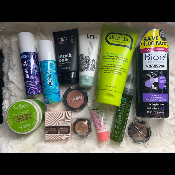 Makeup bundle - Picture 1 of 1